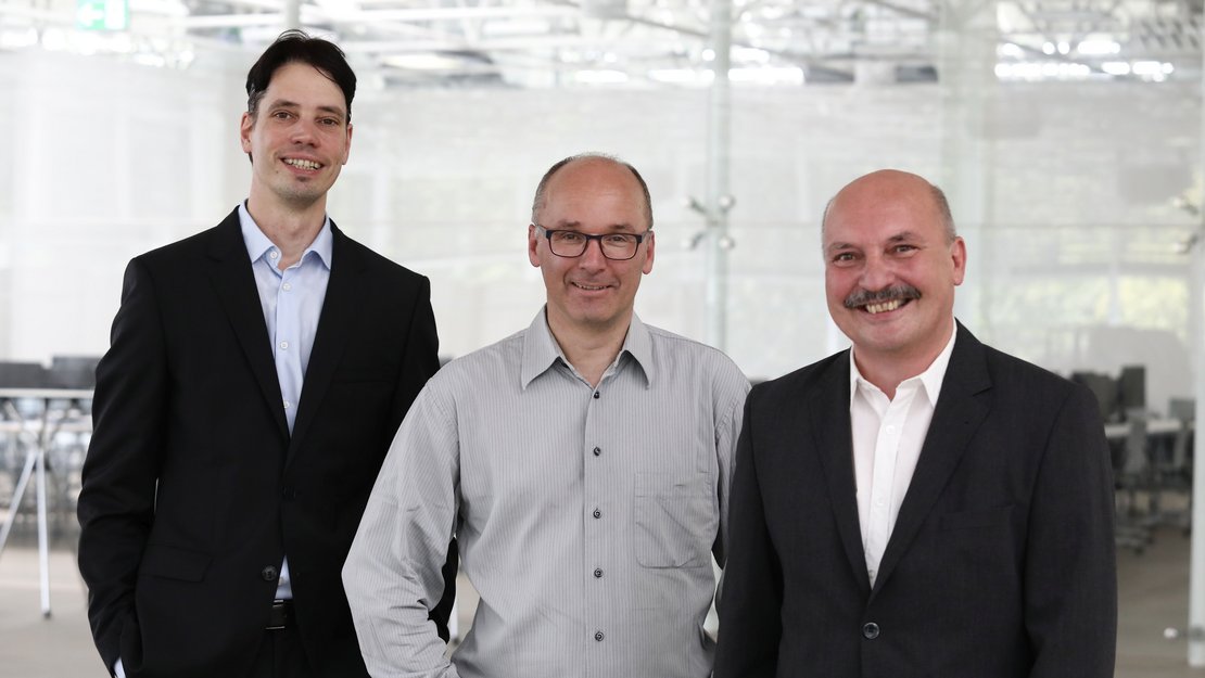 von links nach rechts: Portraits der Direktoren der RMS