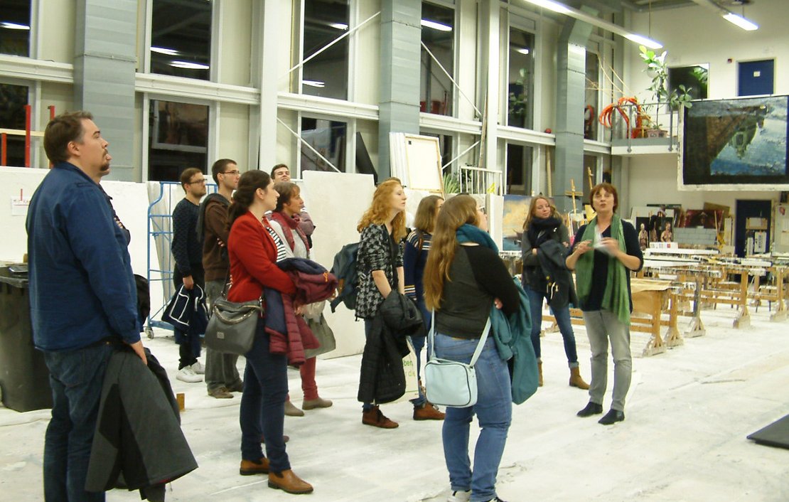 Studierende bei der Führung im Schauspielhaus Bochum