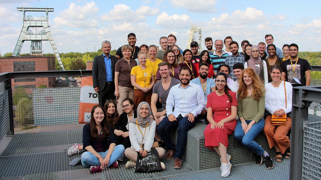 Gruppenbild von Studierenden bei einer Exkursion