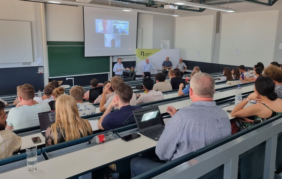 Podiumsdiskussion im Hörsaal