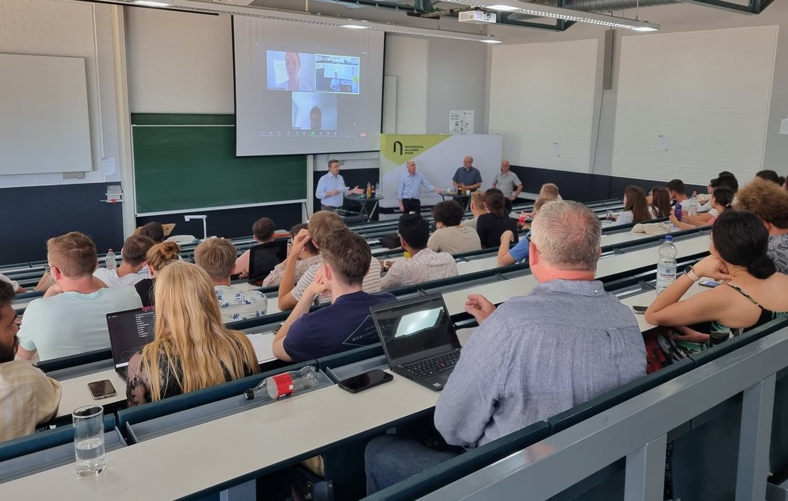 Podiumsdiskussion im Hörsaal